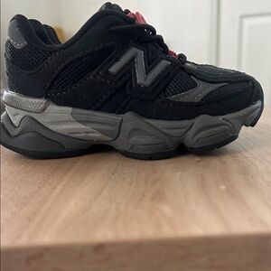 New Balance 9060 Kids Black and Grey Sneakers